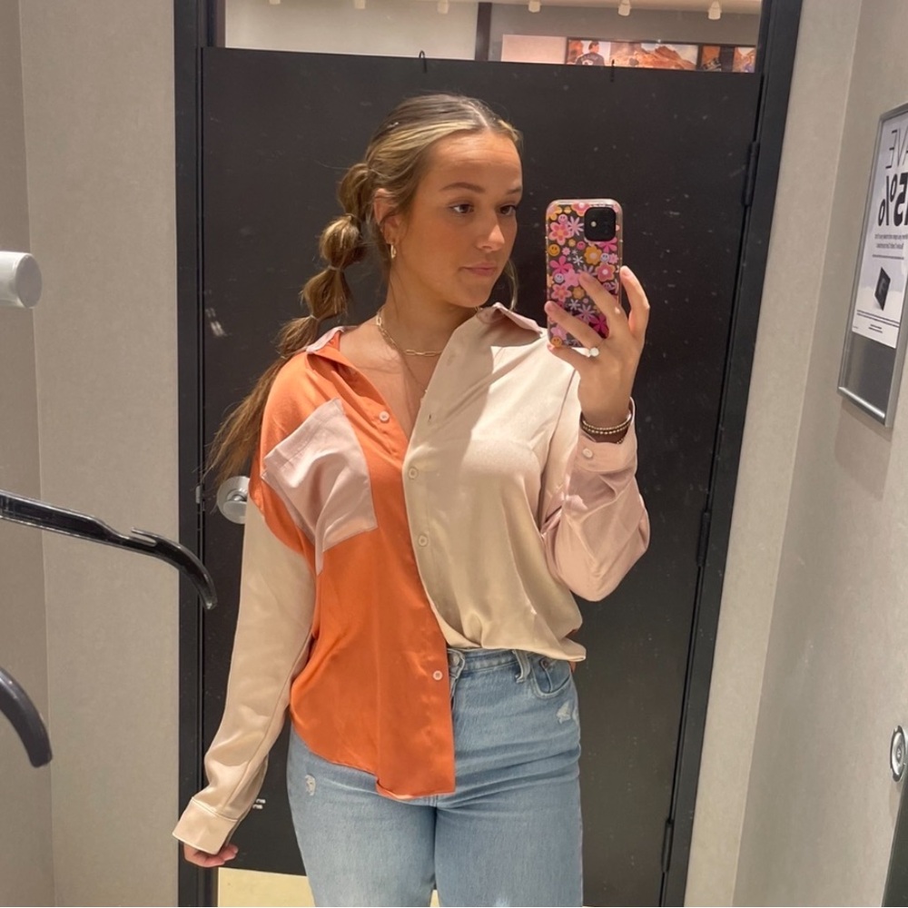 Buckle button up top